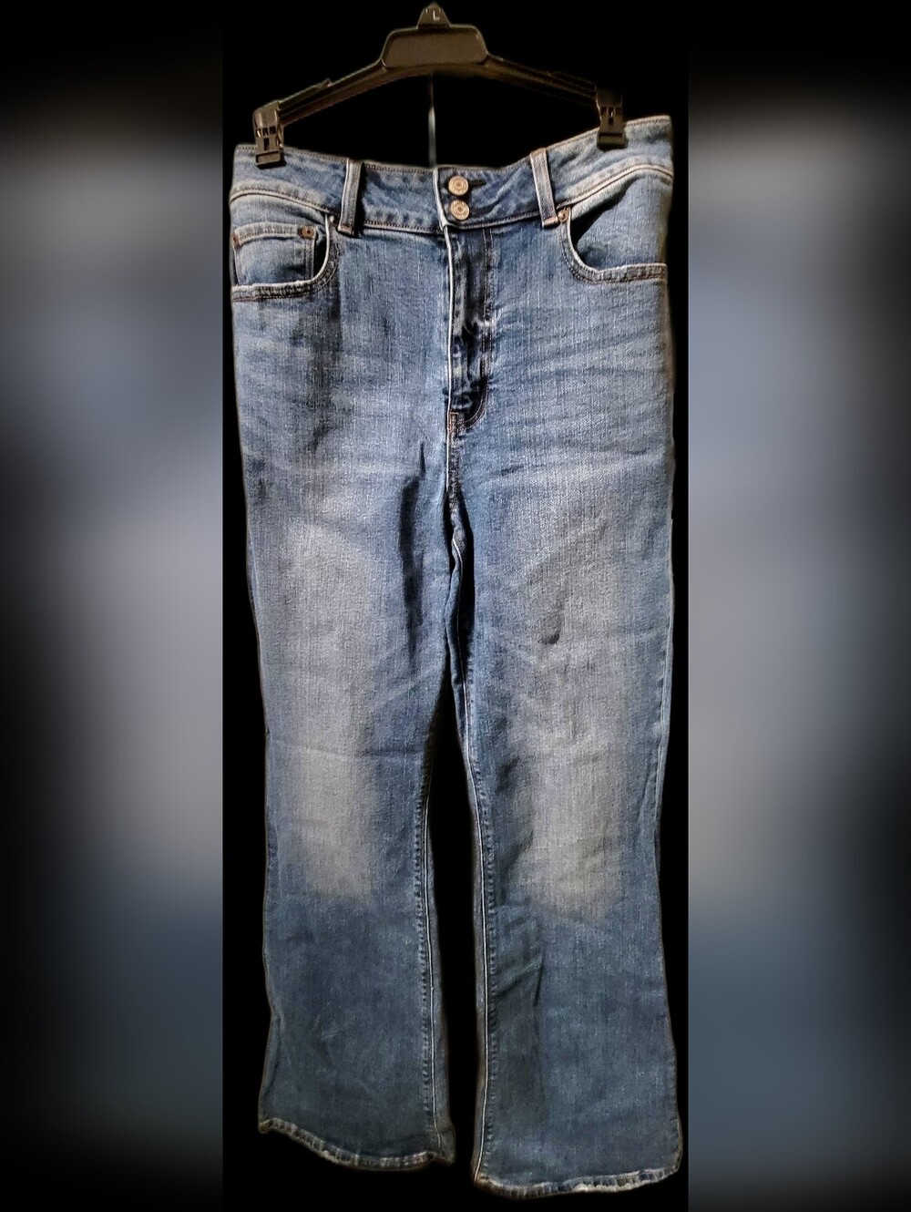 American Eagle Outfitters High Rise Wide Leg Flare Jeans- A Rare Find!